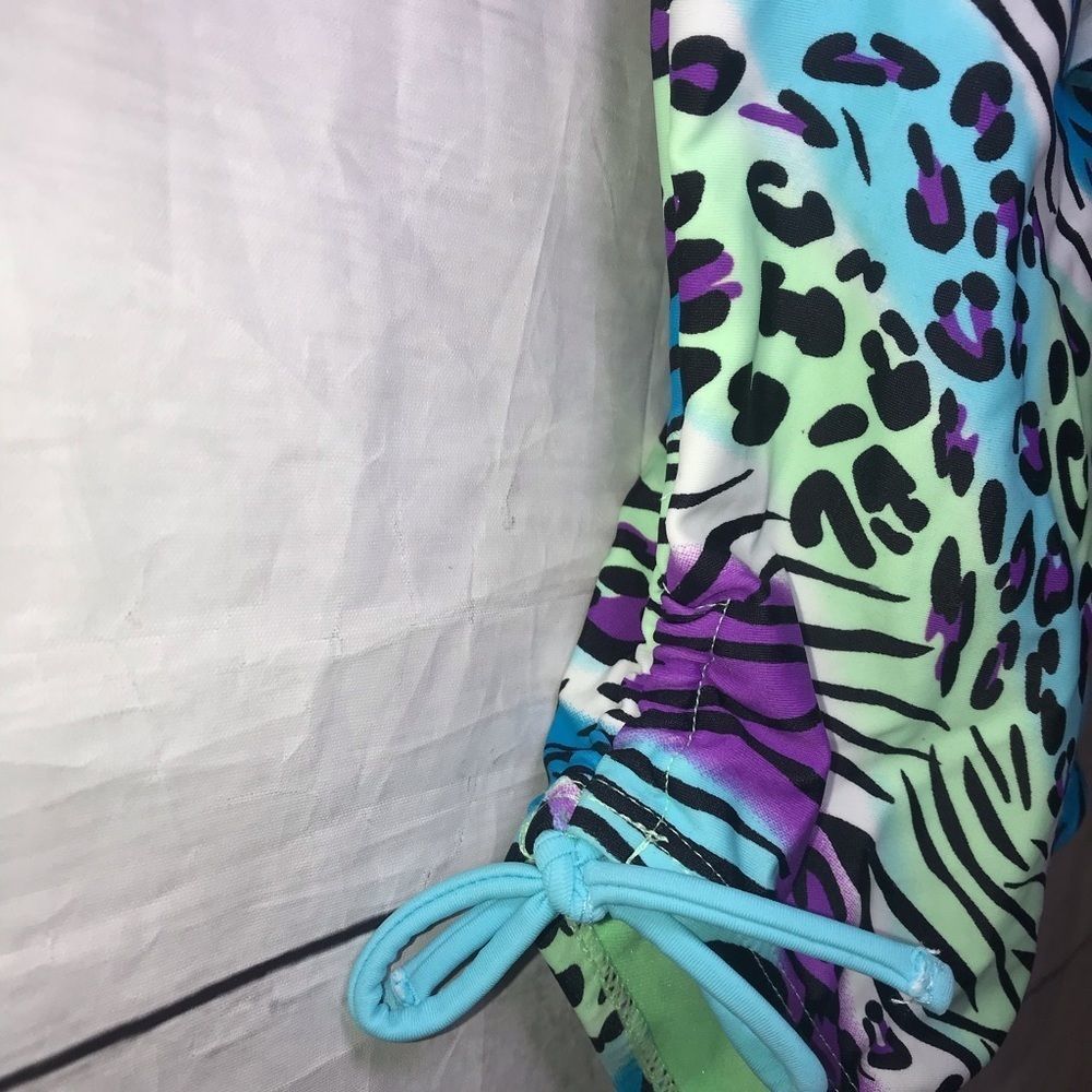 NEW Breaking Waves Leopard Wave 1 Piece Swimsuit 4 - Picture 4 of 10